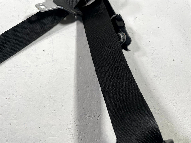 Load image into Gallery viewer, 2020-2025 KIA TELLURIDE FRONT LEFT DRIVER SIDE SEAT BELT RETRACTOR 3.8L #112744