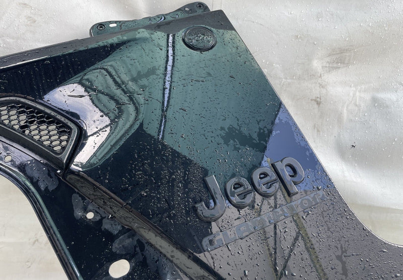 Load image into Gallery viewer, JEEP GLADIATOR FRONT LEFT SIDE FENDER PANEL ASSEMBLY BLACK (PX8) 20-25 # 114192