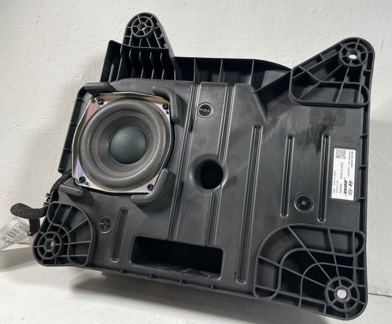 Load image into Gallery viewer, 2022-2026 HYUNDAI IONIQ 5 IONIQ 5 N BOSE AUDIO RADIO SUBWOOFER SPEAKER # 108608