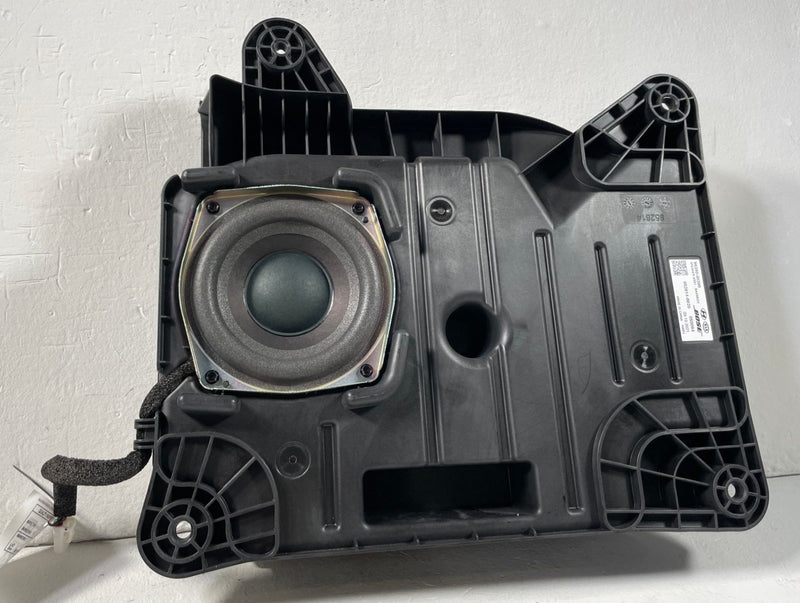 Load image into Gallery viewer, 2022-2026 HYUNDAI IONIQ 5 IONIQ 5 N BOSE AUDIO RADIO SUBWOOFER SPEAKER # 108608