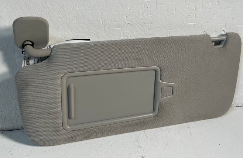 Load image into Gallery viewer, 2020-2025 KIA TELLURIDE FRONT LEFT DRIVER SIDE SUN VISOR SUNVISOR # 107128
