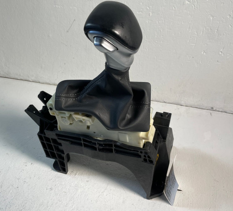 Load image into Gallery viewer, 2020-2025 KIA TELLURIDE GEAR SELECTOR FLOOR SHIFTER W/ SHIFT KNOB #107145
