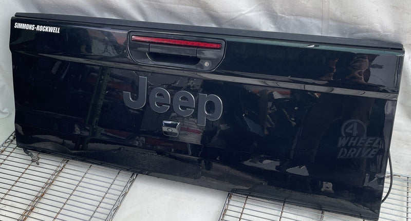 Load image into Gallery viewer, JEEP GLADIATOR TRUNK LID DECK TAIL GATE HATCH ASSEMBLY BLACK (PX8) 20-25 #114204
