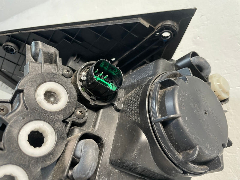Load image into Gallery viewer, 2020-22 KIA TELLURIDE FRONT RIGHT PASSENGER SIDE LED HEADLIGHT HEADLAMP # 107170