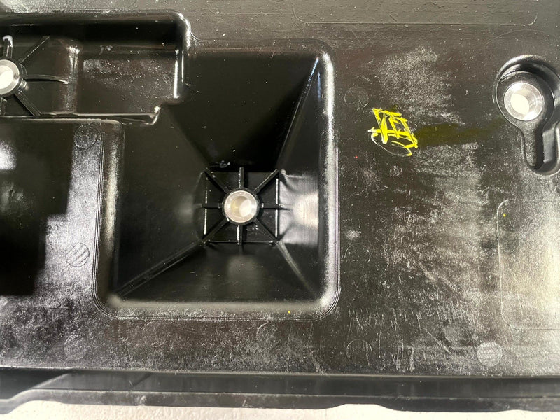 Load image into Gallery viewer, 25-26 CHEVROLET EQUINOX BATTERY TRAY HOLDER SUPPORT MOUNT BRACKET 1.5L #111336