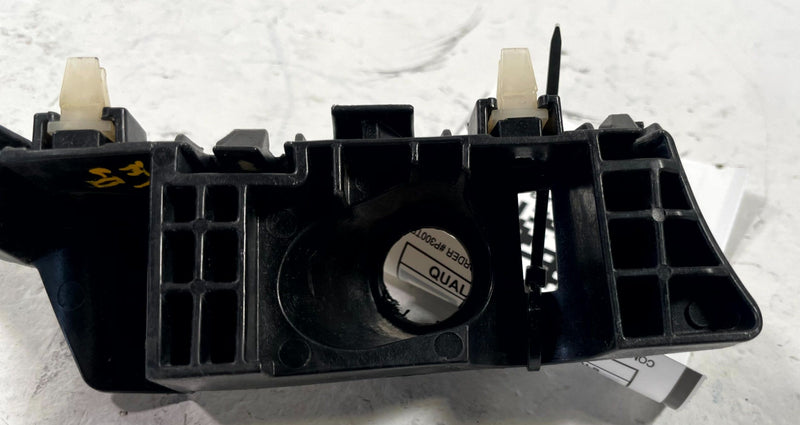 Load image into Gallery viewer, 2020 - 2025 KIA TELLURIDE FRONT RIGHT SIDE BUMPER MOUNT SUPPORT BRACKET # 112749