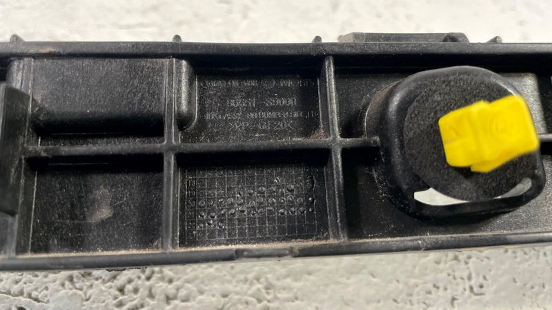 Load image into Gallery viewer, 2020 - 2025 KIA TELLURIDE REAR LEFT SIDE BUMPER UPPER SUPPORT BRACKET # 112735