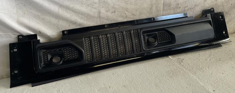 Load image into Gallery viewer, 2020-2026 JEEP GLADIATOR FRONT WINDSHIELD VENT GRILLE COWL COVER PANEL # 114149