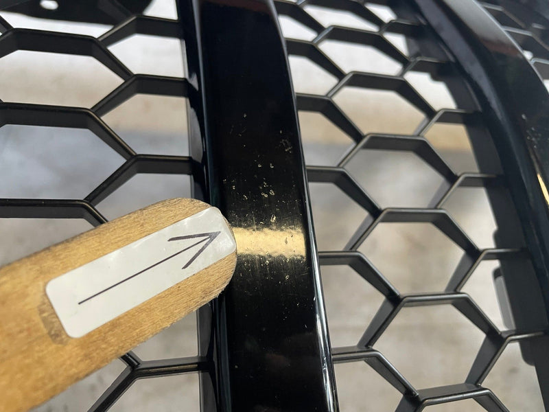 Load image into Gallery viewer, 2020-23 JEEP GLADIATOR FRONT BUMPER RADIATOR UPPER GRILLE GRILL MOLDING # 114208