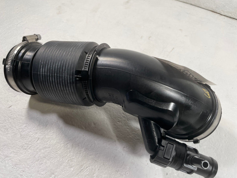 Load image into Gallery viewer, 2021-2025 HYUNDAI SANTA FE ENGINE AIR INTAKE PIPE TUBE 2.5L 28130-L1600 # 108662