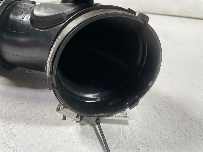 Load image into Gallery viewer, 2021-2025 HYUNDAI SANTA FE ENGINE AIR INTAKE PIPE TUBE 2.5L 28130-L1600 # 108662