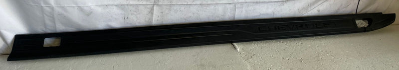 Load image into Gallery viewer, 19-26 CHEVROLET SILVERADO 1500 REAR LEFT PICK UP BOX UPPER MOLDING PANEL #109433
