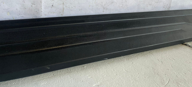 Load image into Gallery viewer, 19-26 CHEVROLET SILVERADO 1500 REAR LEFT PICK UP BOX UPPER MOLDING PANEL #109433