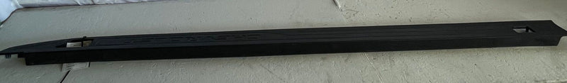 Load image into Gallery viewer, 19-26 CHEVROLET SILVERADO 1500 REAR LEFT PICK UP BOX UPPER MOLDING PANEL #109433