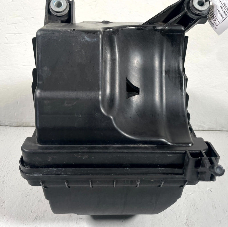 Load image into Gallery viewer, 2020 - 2025 KIA TELLURIDE ENGINE AIR INTAKE CLEANER HOUSING BOX 3.8L # 112765