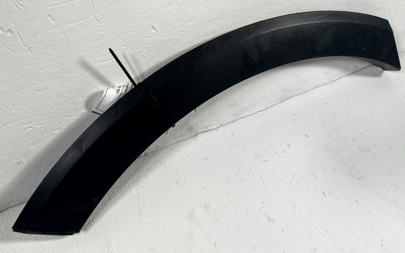 Load image into Gallery viewer, 2020-2025 KIA TELLURIDE REAR RIGHT SIDE FENDER WHEEL ARCH FLARE MOLDING # 112779