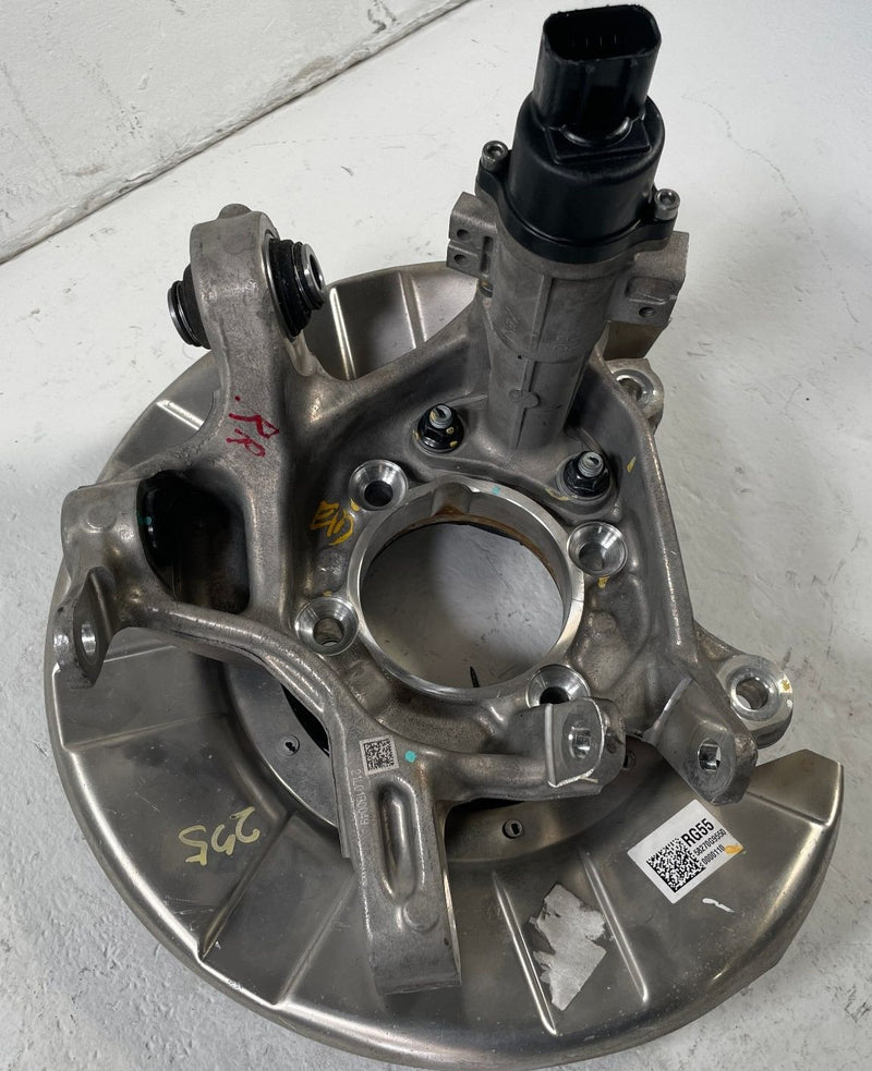 Load image into Gallery viewer, 2019 - 2026 GENESIS G70 REAR RIGHT PASSENGER SIDE SPINDLE KNUCKLE & HUB # 110027