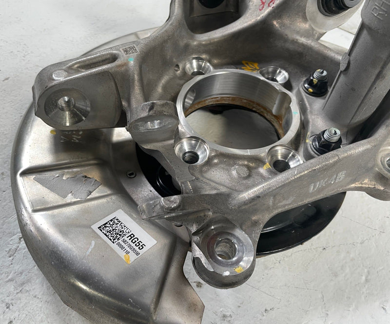 Load image into Gallery viewer, 2019 - 2026 GENESIS G70 REAR RIGHT PASSENGER SIDE SPINDLE KNUCKLE & HUB # 110027
