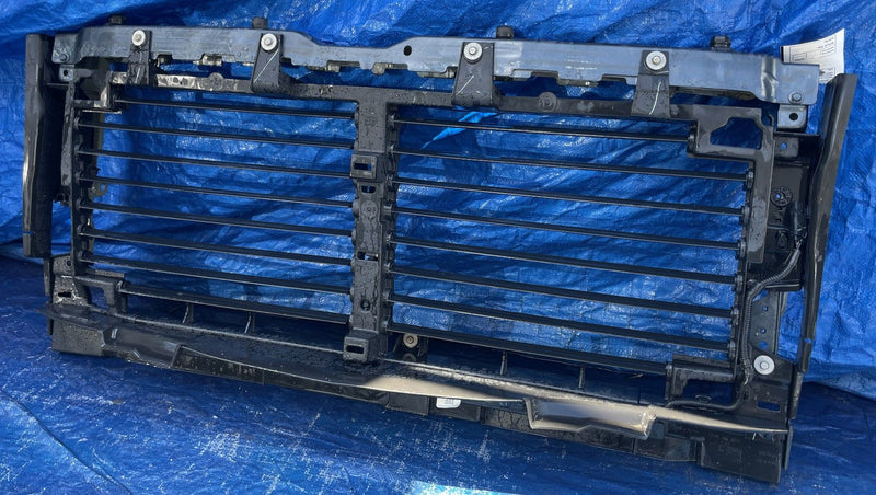 Load image into Gallery viewer, CHEVROLET SILVERADO 1500 FRONT RADIATOR ACTIVE SHUTTER ASSEMBLY 19-22 # 109444