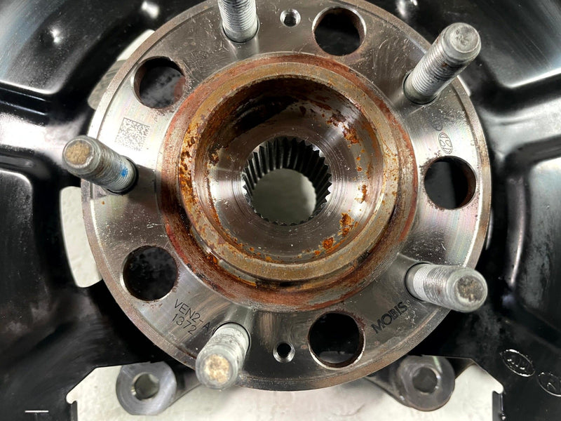 Load image into Gallery viewer, 2020-2025 KIA TELLURIDE AWD REAR RIGHT SPINDLE KNUCKLE W/ BEARING HUB # 112774