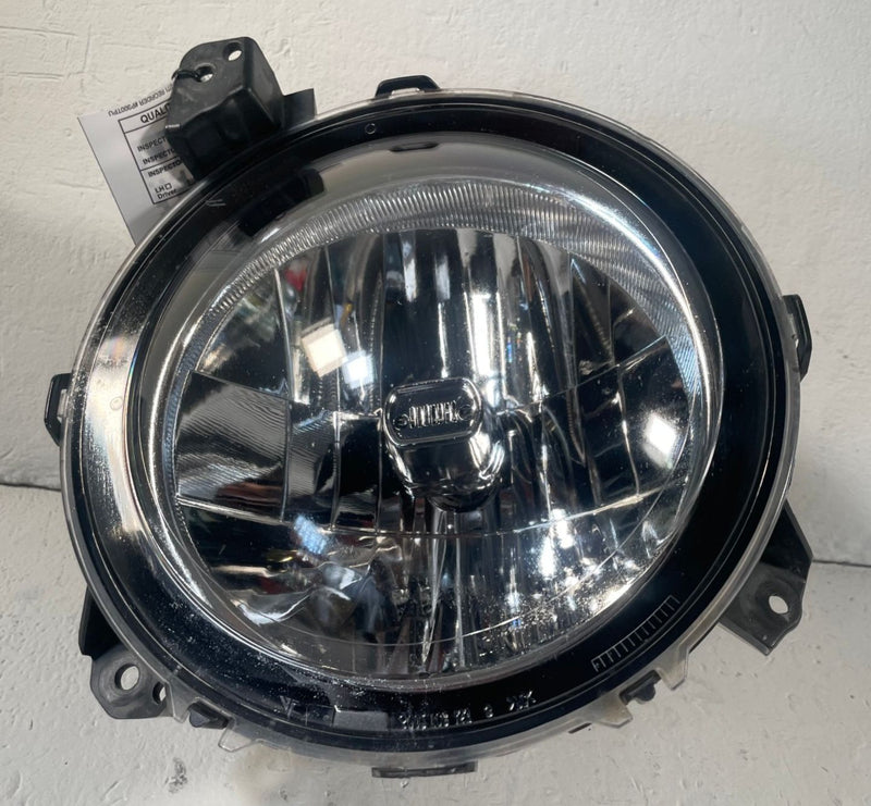 Load image into Gallery viewer, 2020 - 2026 JEEP GLADIATOR FRONT RIGHT SIDE HALOGEN HEAD LIGHT LAMP # 114176