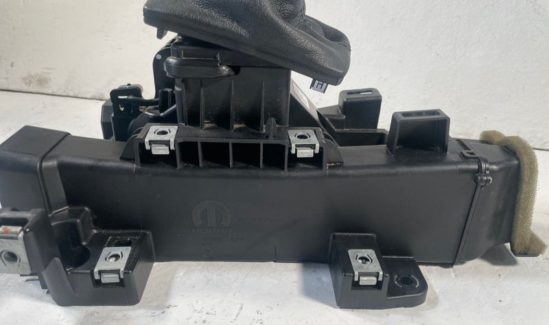 Load image into Gallery viewer, 2020 - 2023 JEEP GLADIATOR MANUAL TRANSMISSION SHIFTER ASSEMBLY 3.6L # 114168