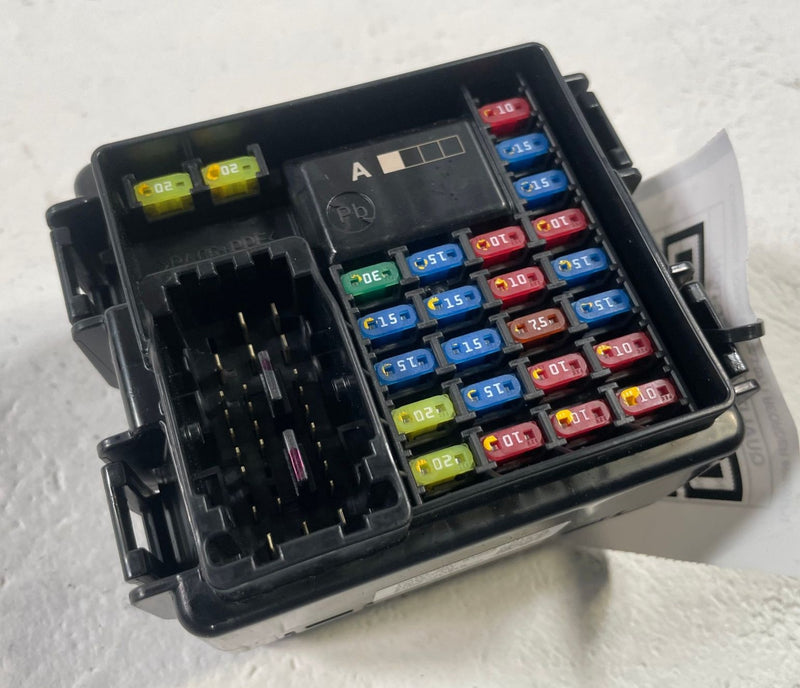 Load image into Gallery viewer, 24-26 HYUNDAI SANTA FE FRONT COMPARTMENT JUNCTION FUSE RELAY BOX UNIT # 112808