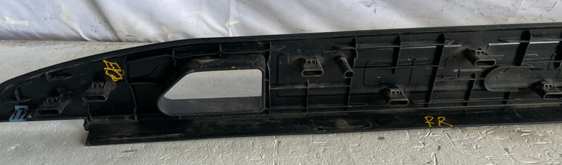 Load image into Gallery viewer, 19-26 CHEVROLET SILVERADO 1500 REAR RIGHT PICK UP BOX UPPER MOLDING PANEL 109462