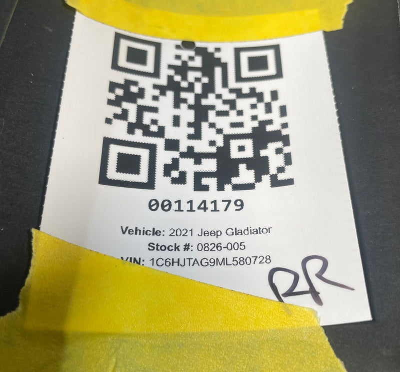 Load image into Gallery viewer, 2020-2026 JEEP GLADIATOR REAR RIGHT PASSENGER SIDE SOFT TOP CORNER COVER #114179