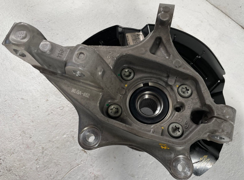 Load image into Gallery viewer, 2021-2025 HYUNDAI SANTA FE FRONT RIGHT SIDE SPINDLE KNUCKLE W/BEARING HUB 108675
