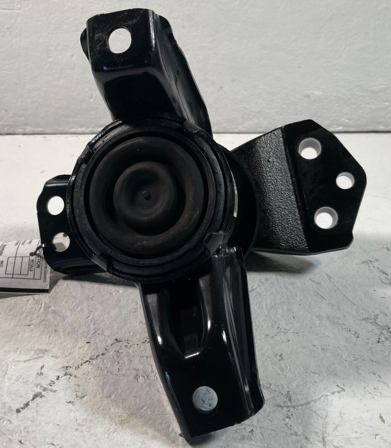 Load image into Gallery viewer, 2020-2025 HYUNDAI PALISADE FRONT RIGHT SIDE ENGINE MOUNT SUPPORT BRACKET #109487