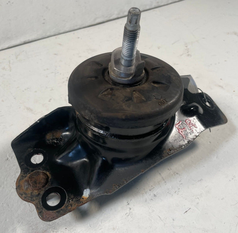 Load image into Gallery viewer, 2020 - 2026 JEEP GLADIATOR FRONT RIGHT SIDE ENGINE MOUNT ISOLATOR 3.6L # 114142