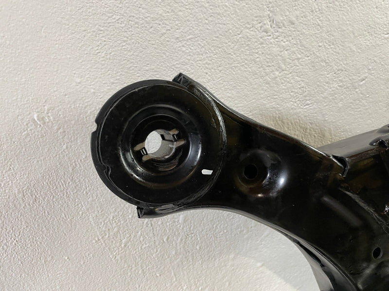 Load image into Gallery viewer, 20-25 HYUNDAI PALISADE FWD REAR SUSPENSION SUBFRAME CROSSMEMBER CRADLE # 105197