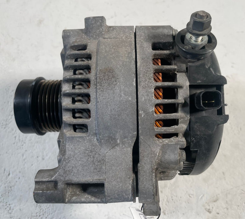 Load image into Gallery viewer, 2020 - 2023 JEEP GLADIATOR ENGINE ALTERNATOR GENERATOR ASSEMBLY 12V # 114165