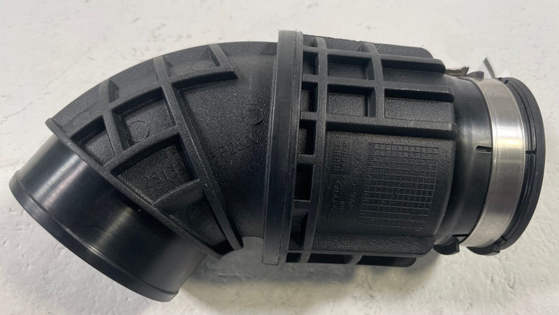 Load image into Gallery viewer, 2021 - 2026 HYUNDAI SANTA FE ENGINE AIR INTAKE HOSE TUBE 28139-P2600 # 112815