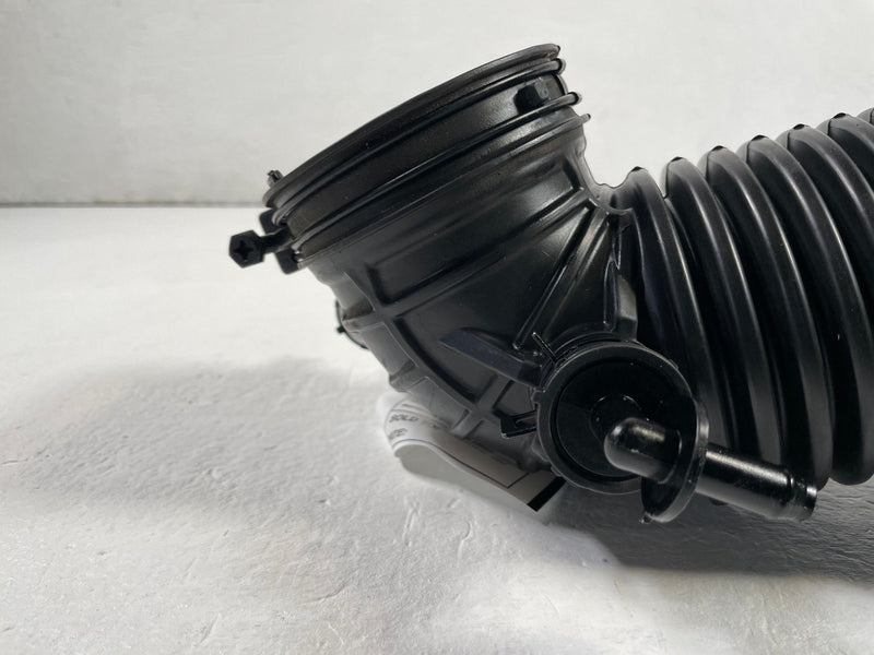 Load image into Gallery viewer, 2022-2026 HYUNDAI TUCSON ENGINE AIR CLEANER INTAKE HOSE TUBE PIPE 2.5L # 108748