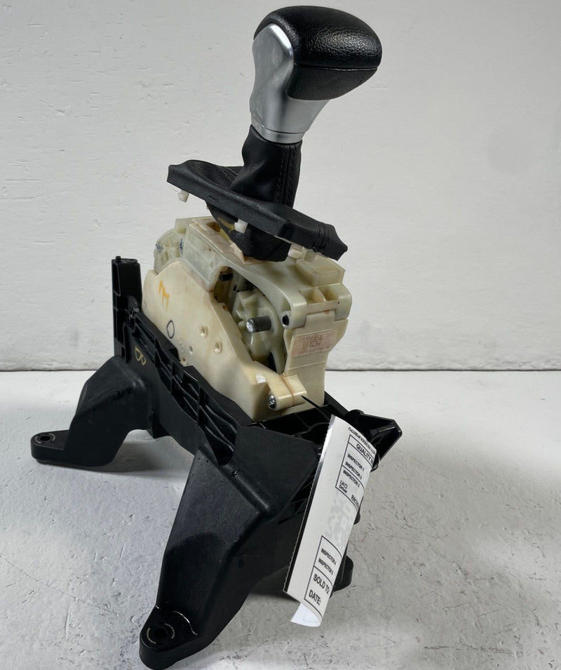 Load image into Gallery viewer, 2021-2025 KIA SORENTO CENTER CONSOLE GEAR KNOB SHIFTER SELECTOR LEVER # 110120