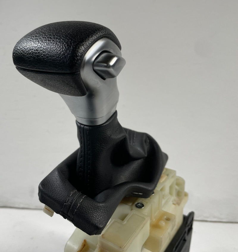Load image into Gallery viewer, 2021-2025 KIA SORENTO CENTER CONSOLE GEAR KNOB SHIFTER SELECTOR LEVER # 110120