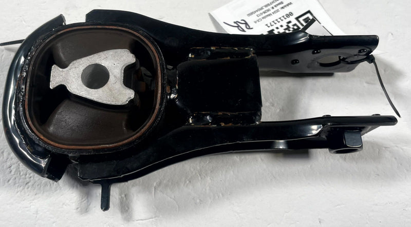 Load image into Gallery viewer, 19-25 MAZDA CX-5 REAR ENGINE MOTOR TORQUE ROD MOUNT STRUT BRACKET 2.5L # 111171