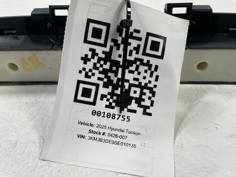 Load image into Gallery viewer, 25-26 HYUNDAI TUCSON SANTA CRUZ DASH RADIO CONTROL MULTIFUNCTION SWITCH # 108755