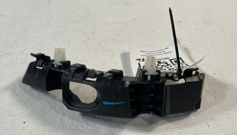 Load image into Gallery viewer, 2022-2024 HYUNDAI TUCSON FRONT LEFT SIDE BUMPER MOUNT SUPPORT BRACKET # 106018