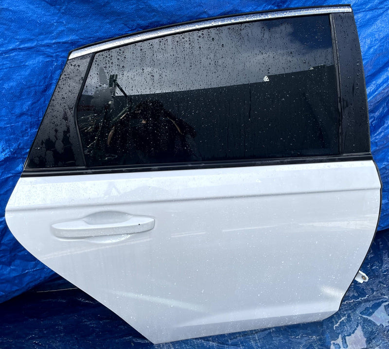 Load image into Gallery viewer, HONDA ACCORD REAR RIGHT SIDE DOOR SHELL ASSEMBLY WHITE (NH883P) 23-25 # 109588