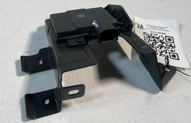 Load image into Gallery viewer, 22-24 HYUNDAI TUCSON REAR LEFT BLIND SPOT RADAR MODULE SENSOR W/ BRACKET 107 (1)