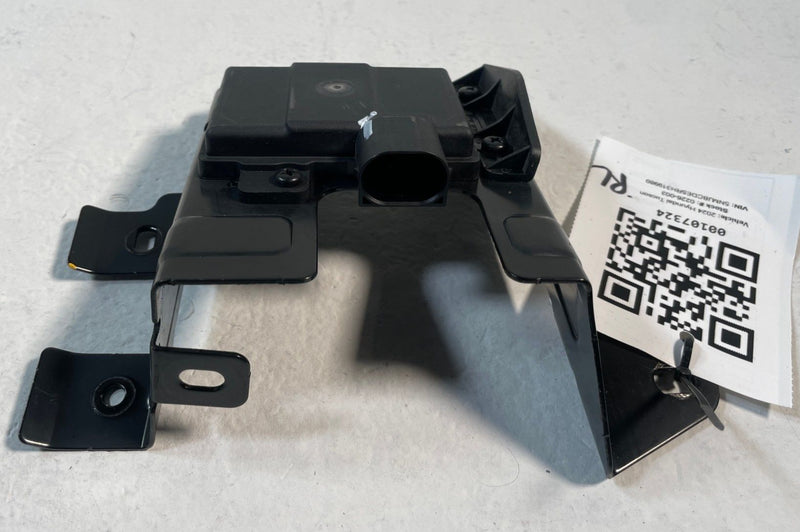 Load image into Gallery viewer, 22-24 HYUNDAI TUCSON REAR LEFT BLIND SPOT RADAR MODULE SENSOR W/ BRACKET 107 (1)
