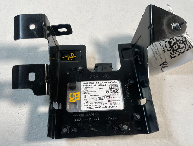 Load image into Gallery viewer, 22-24 HYUNDAI TUCSON REAR LEFT BLIND SPOT RADAR MODULE SENSOR W/ BRACKET 107 (1)