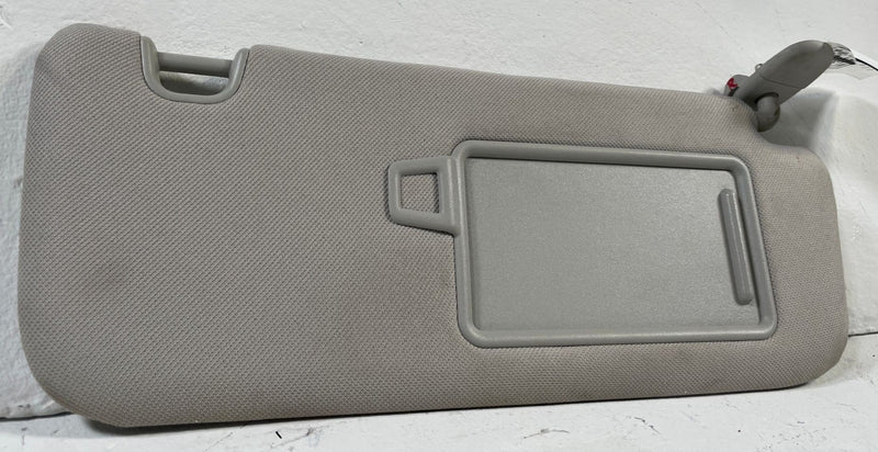 Load image into Gallery viewer, 2021-2023 KIA SORENTO FRONT RIGHT PASSENGER SIDE SUNVISOR SUN VISOR 2.5L #110079