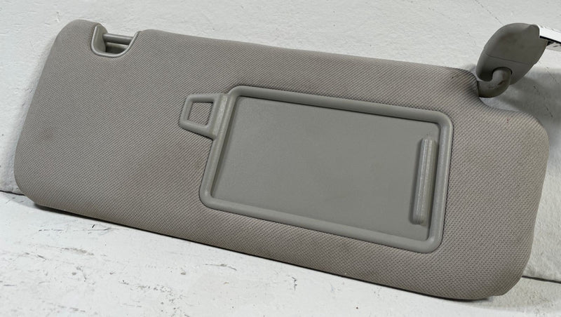 Load image into Gallery viewer, 2021-2023 KIA SORENTO FRONT RIGHT PASSENGER SIDE SUNVISOR SUN VISOR 2.5L #110079