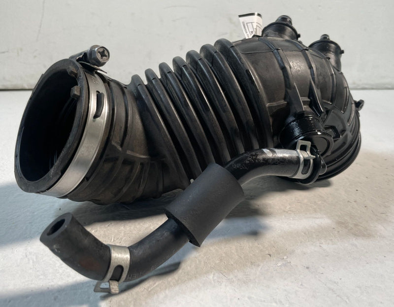 Load image into Gallery viewer, 22-25 HYUNDAI TUCSON ENGINE AIR CLEANER INTAKE HOSE TUBE PIPE 2.5L # 107348