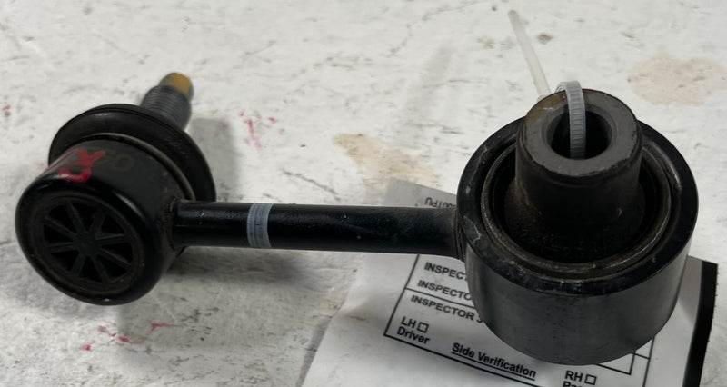 Load image into Gallery viewer, 22-25 HYUNDAI TUCSON REAR RIGHT STABILIZER SWAY ANTI ROLL BAR END LINK # 108737