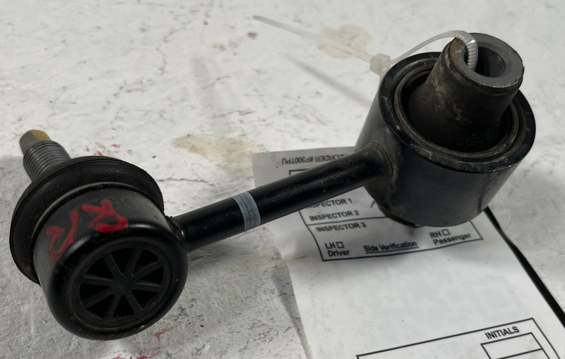 Load image into Gallery viewer, 22-25 HYUNDAI TUCSON REAR RIGHT STABILIZER SWAY ANTI ROLL BAR END LINK # 108737